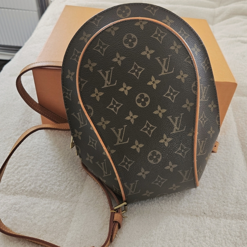 Louis Vuitton Ellipse Black and Brown Monogram Backpack. - Picture 2 of 7